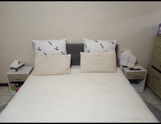 1 BEDROOM SECTIONAL TITLE FOR SALE IN PARKDENE